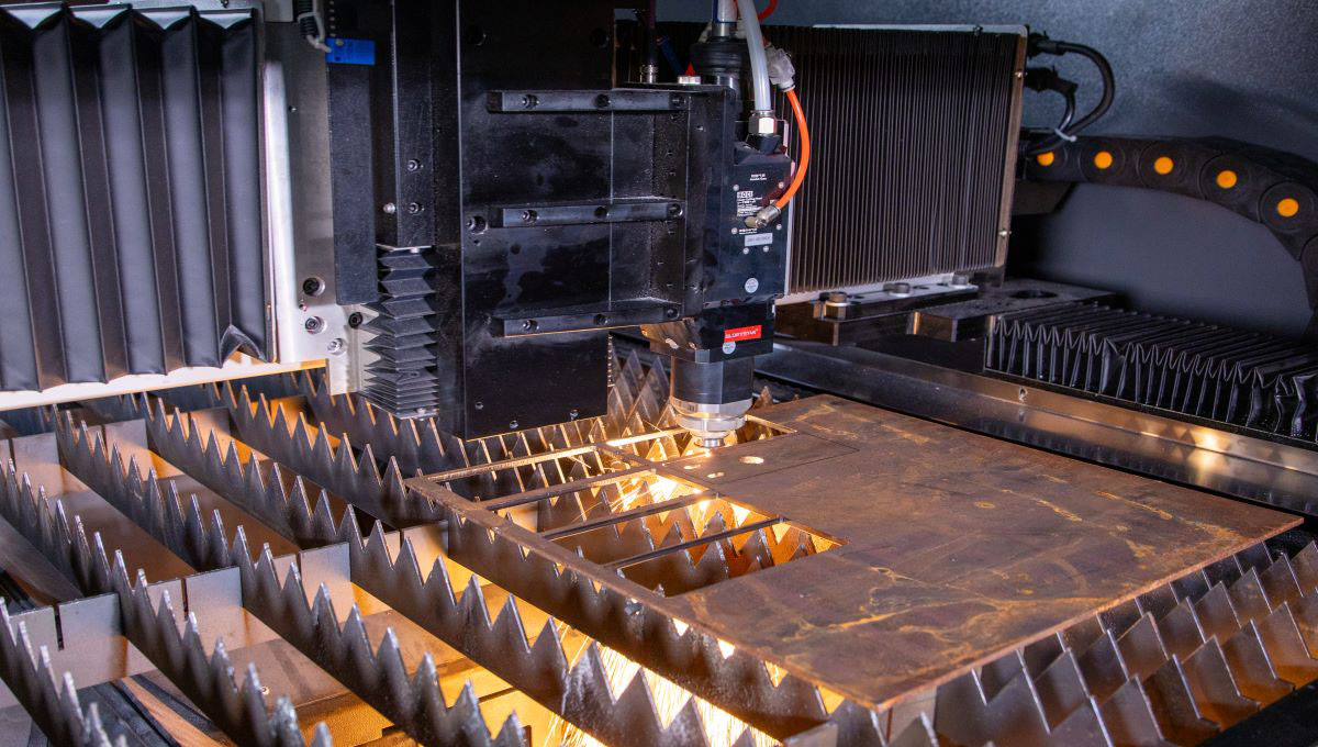 在激光切割時下保護鏡片為什么總是容易燒傷？