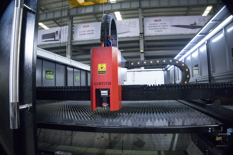 激光切割機(jī)2.jpg 激光切割機(jī)2.jpg