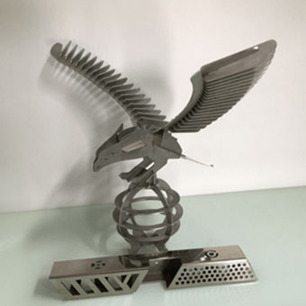 ???三卡盤激光切管機(jī) ???三卡盤激光切管機(jī)